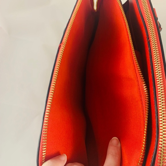 Red Satchel Handbag - Picture 4 of 8